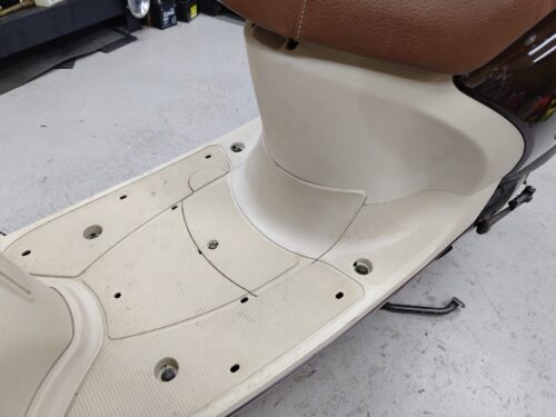 写真2：イグニッションコイルの位置