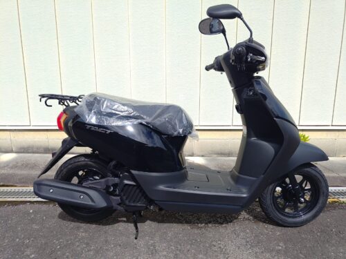 【新車】タクトベーシック 黒 真横からの写真