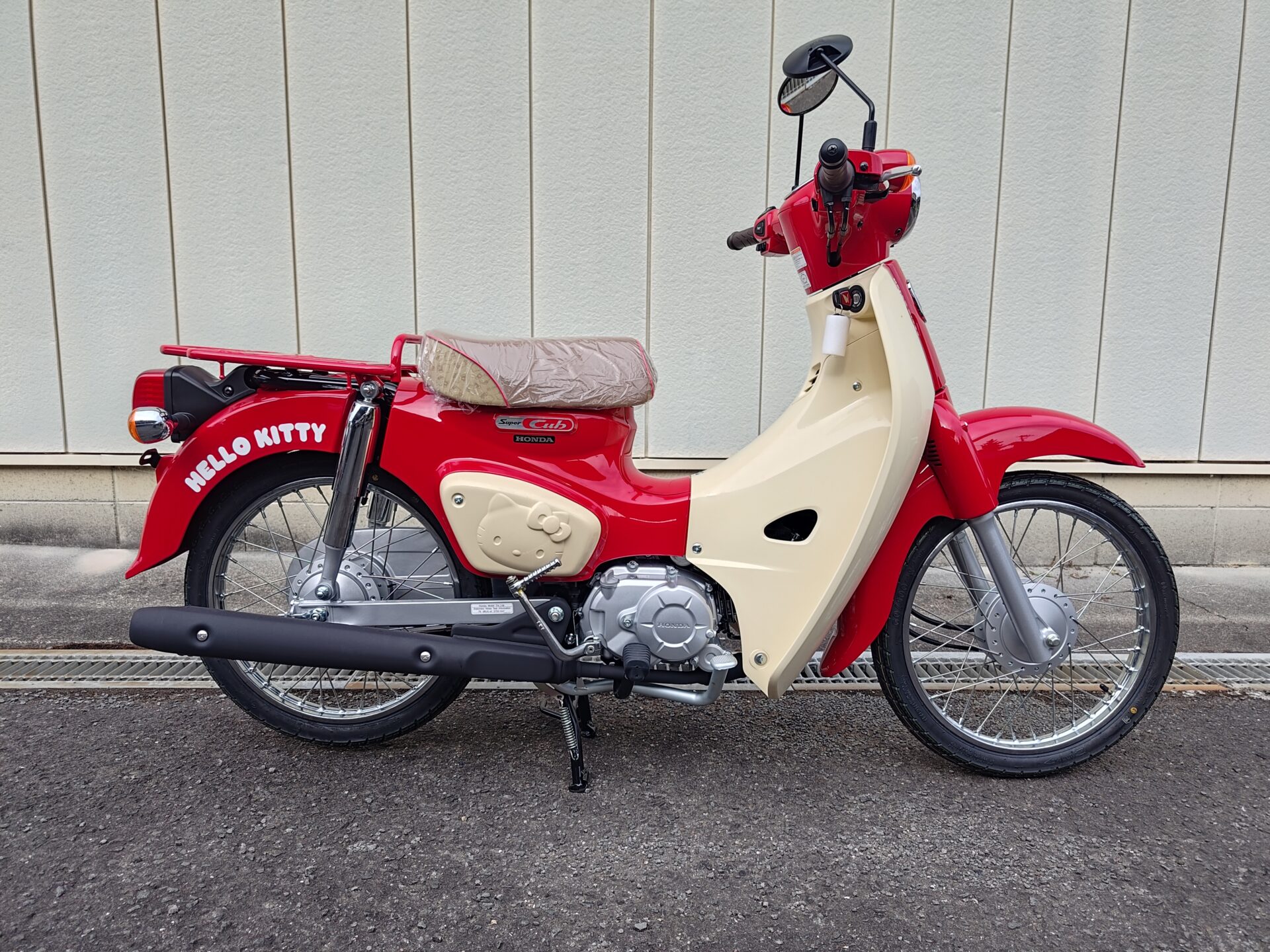 ホンダ　スーパーカブ50ハローキティー