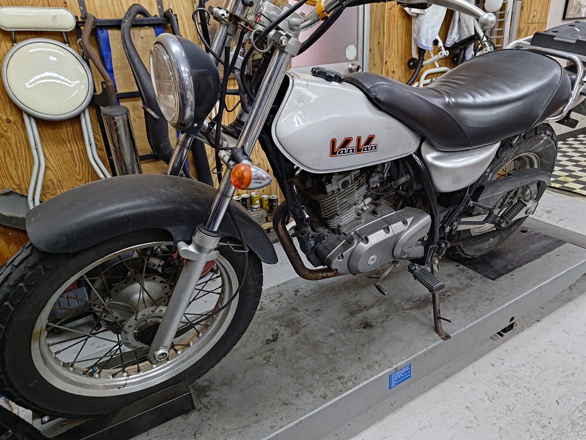 今回ご依頼いただいた車両。オーナー様が大切に乗られています。