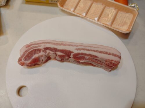 豚バラ肉400グラムです。