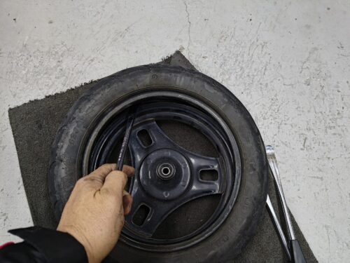 【整備日誌】タイヤ組み替え中