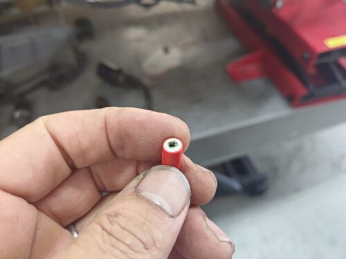 コード内部に発生していた緑青。これが抵抗となり火花を弱めていました