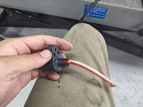 対策後の点火系。確実に火花をプラグへ届けます