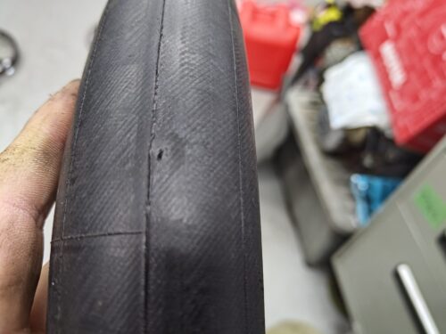 ダメージを受けたチューブ。