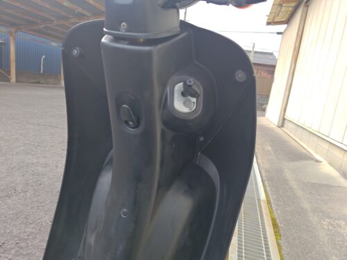 レッグシールド内側