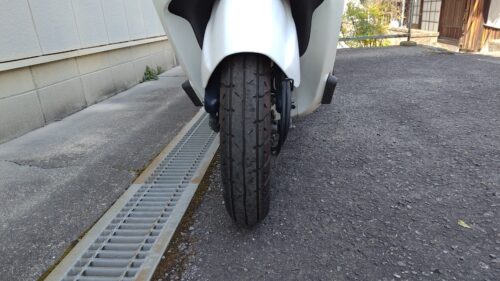 フロントタイヤです