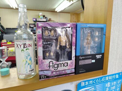 エガチャん、コナンのフィギュア