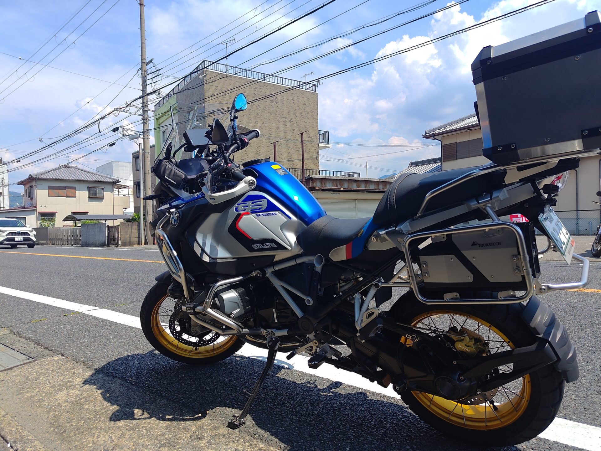 BMW R1250GSアドベンチャー プレミアムライン Mカラー 車両全景１