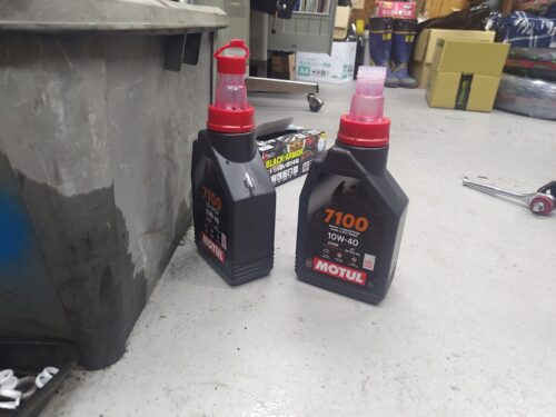 Motul 7100 10W-40 100%化学合成油 エンジンオイル